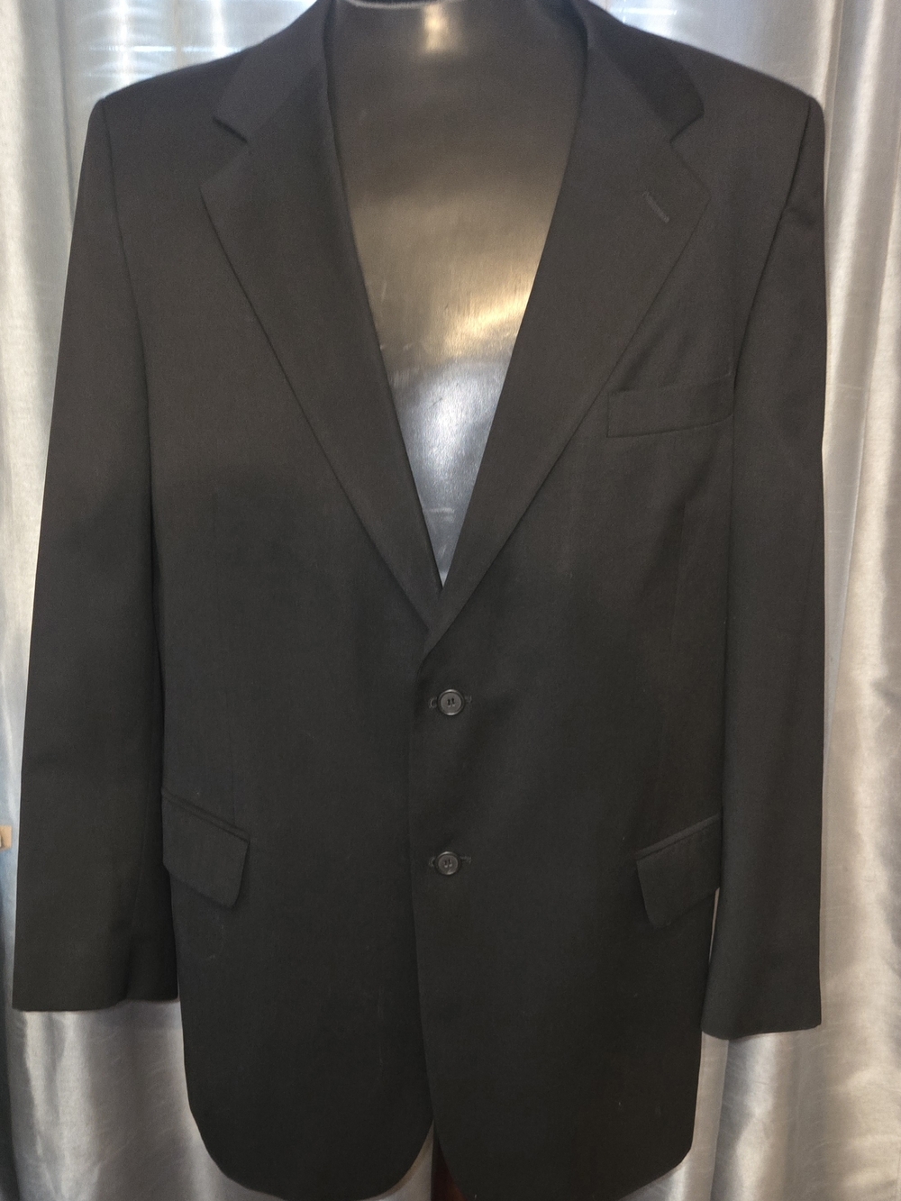 JOSEPH & FEISS Men's Classic Black Two-Button Blazer, 46L